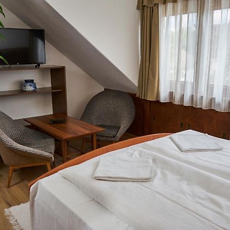 Hotel Erika Vendeghaz Szentendre Exterior foto